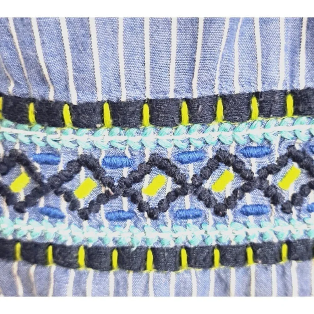 Vineyard Vines chest 22